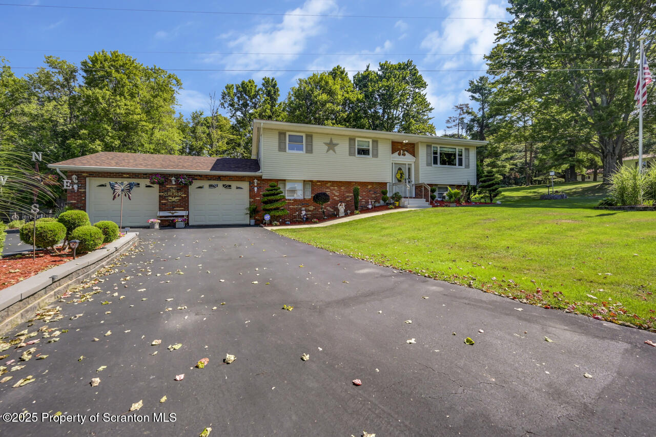 143 Beech Road Moscow, PA 18444 - Photo 4 of 89 143BeechRd03-jpg