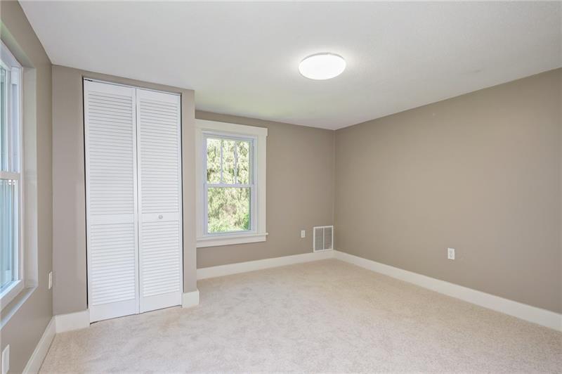 102 Franklin Road South Mars, PA 16046 - Photo 18 of 25 Bedroom 3 New closet paint and carpeting