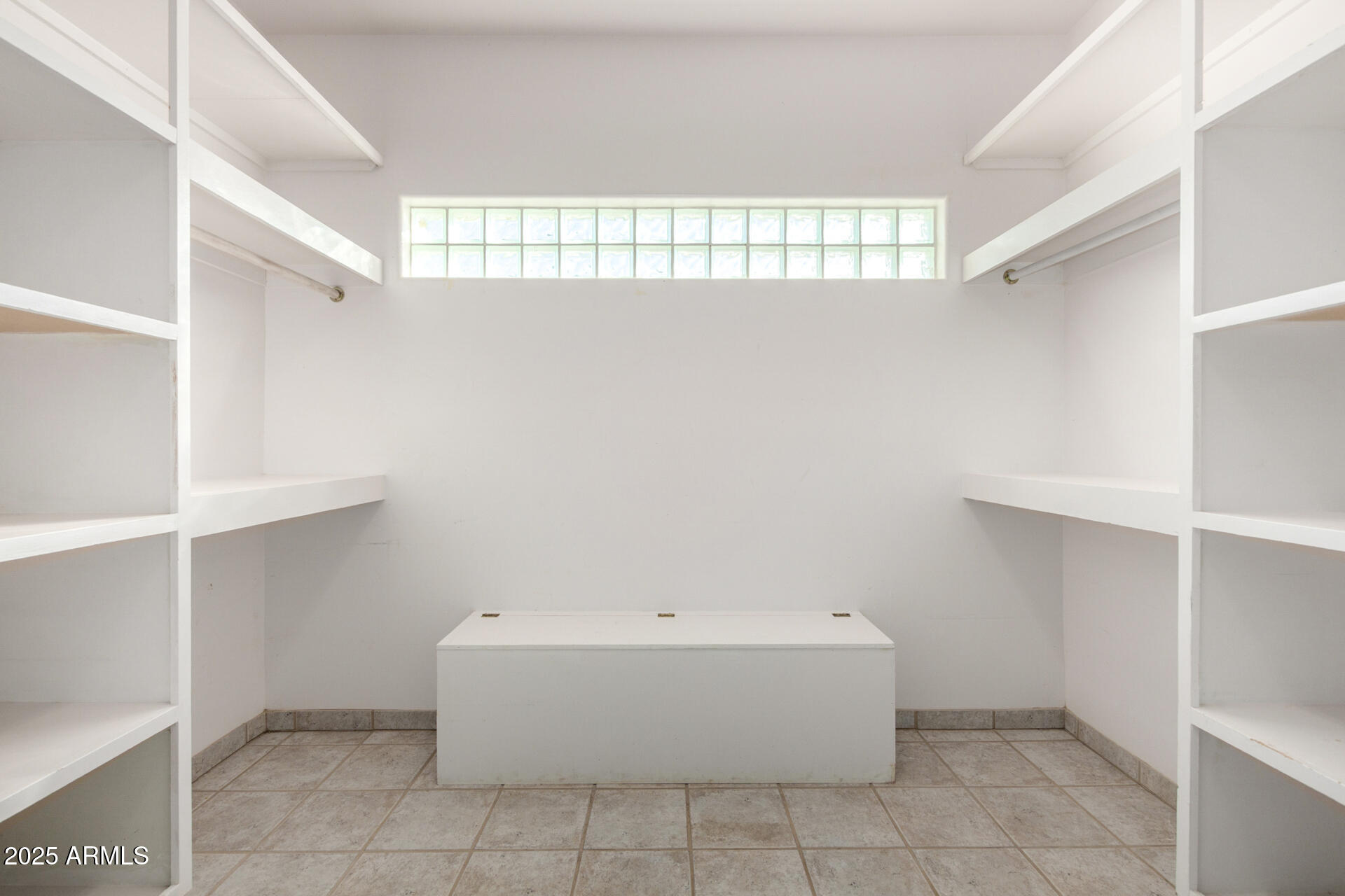 8828 South 16th Street Phoenix, AZ 85042 - Photo 29 of 63 a bathroom with a bathtub and shower