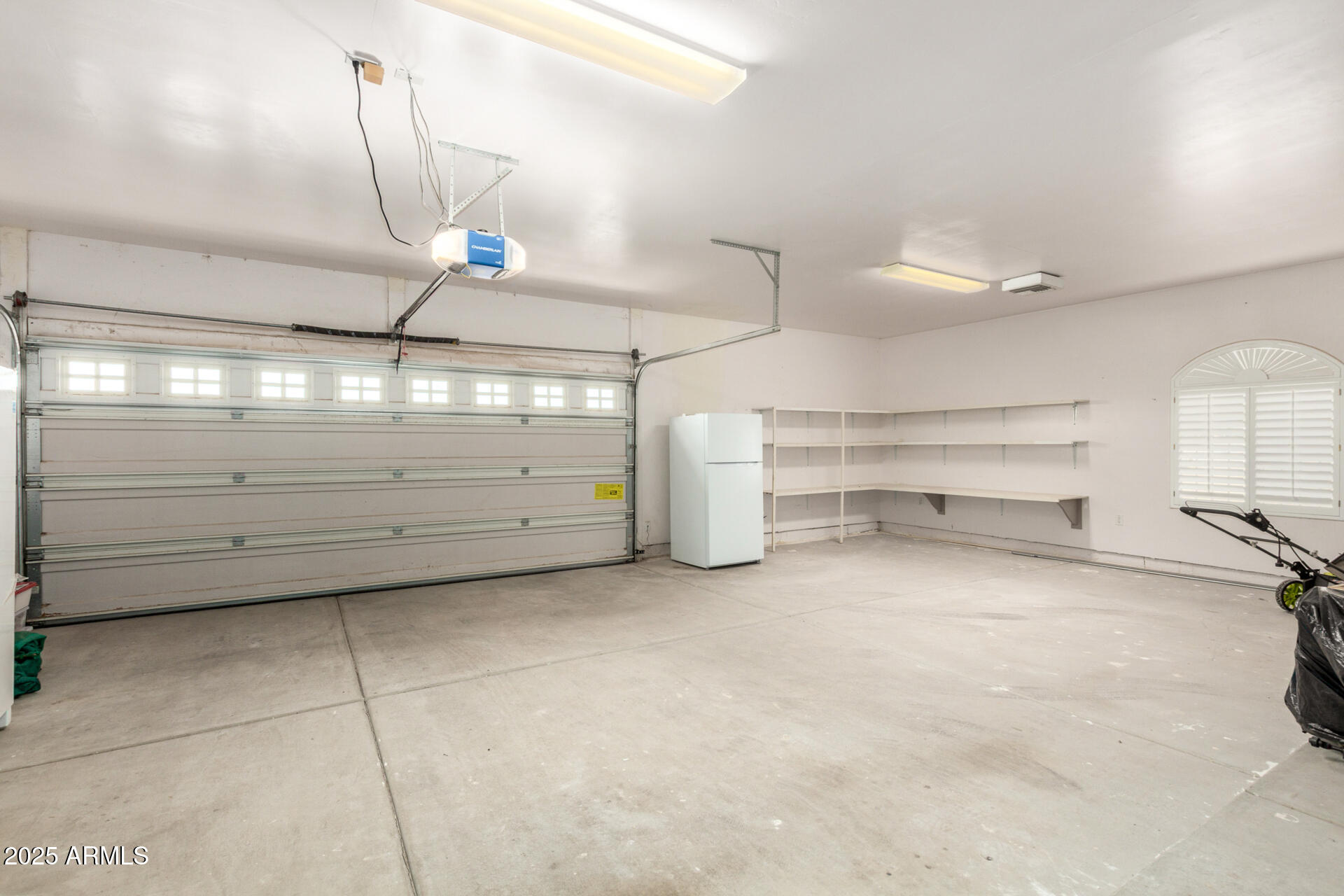 8828 South 16th Street Phoenix, AZ 85042 - Photo 35 of 63 a view of a room with gym equipment