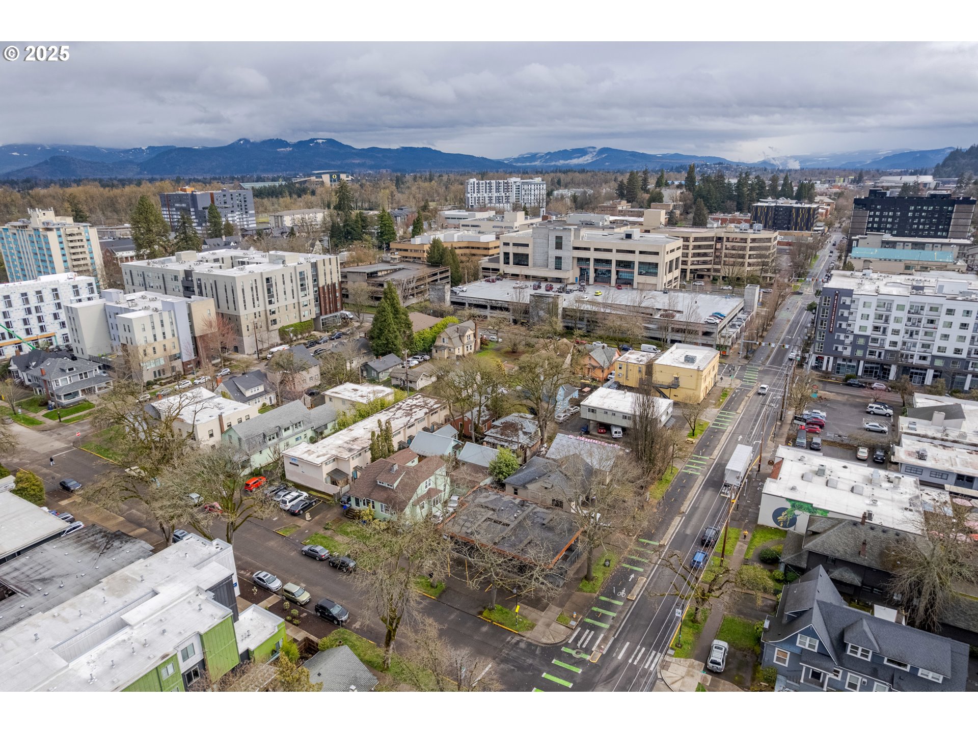 509 East 13th Avenue Eugene, OR 97401 - Photo 19 of 21 a view of a city