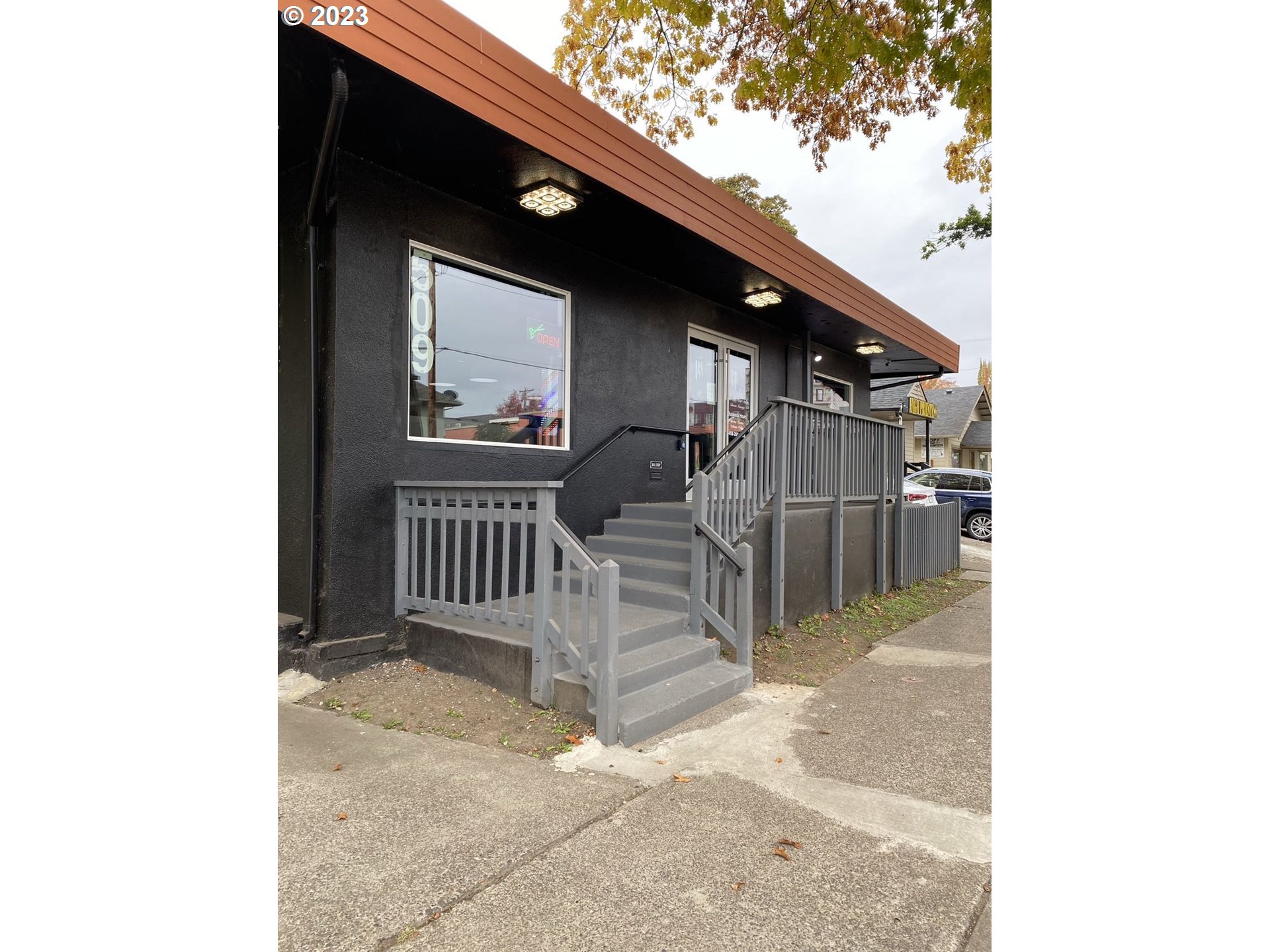 509 East 13th Avenue Eugene, OR 97401 - Photo 3 of 21 a view of entryway