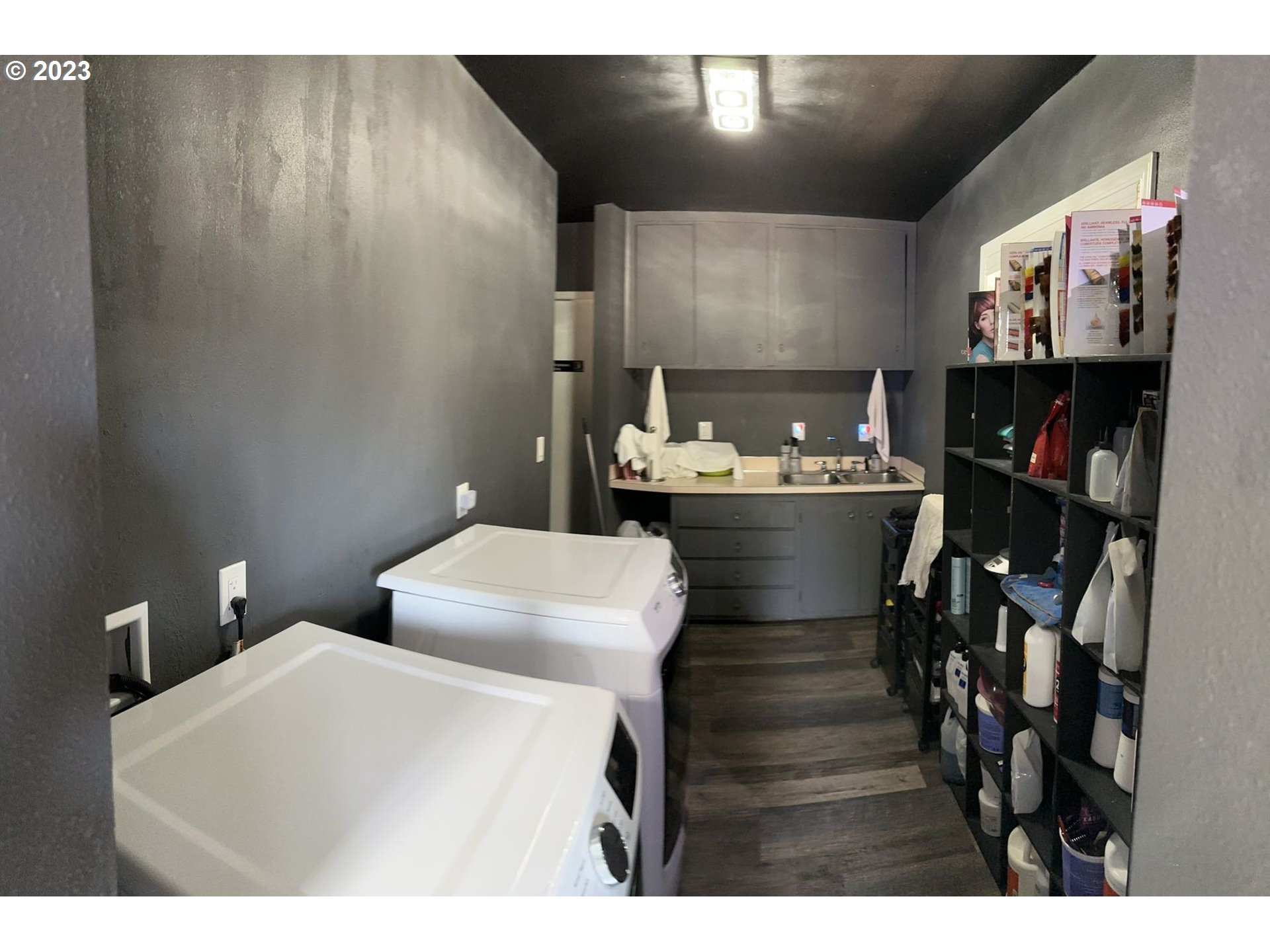509 East 13th Avenue Eugene, OR 97401 - Photo 6 of 21 a kitchen with a table and chairs