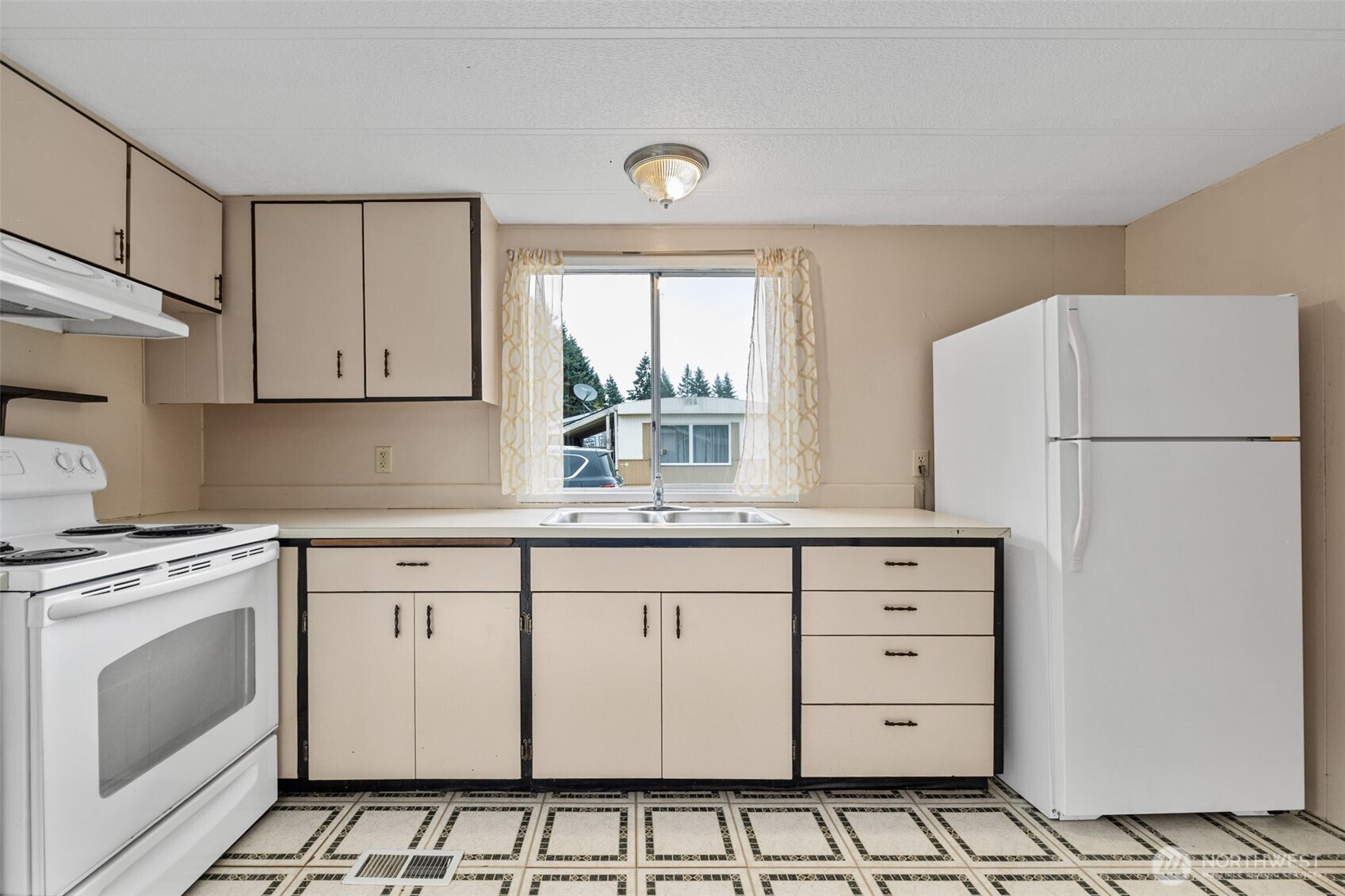 512 Southwest Berry Lake Road, Unit 15 Port Orchard, WA 98367 - Photo 8 of 21 Gallery Image 8