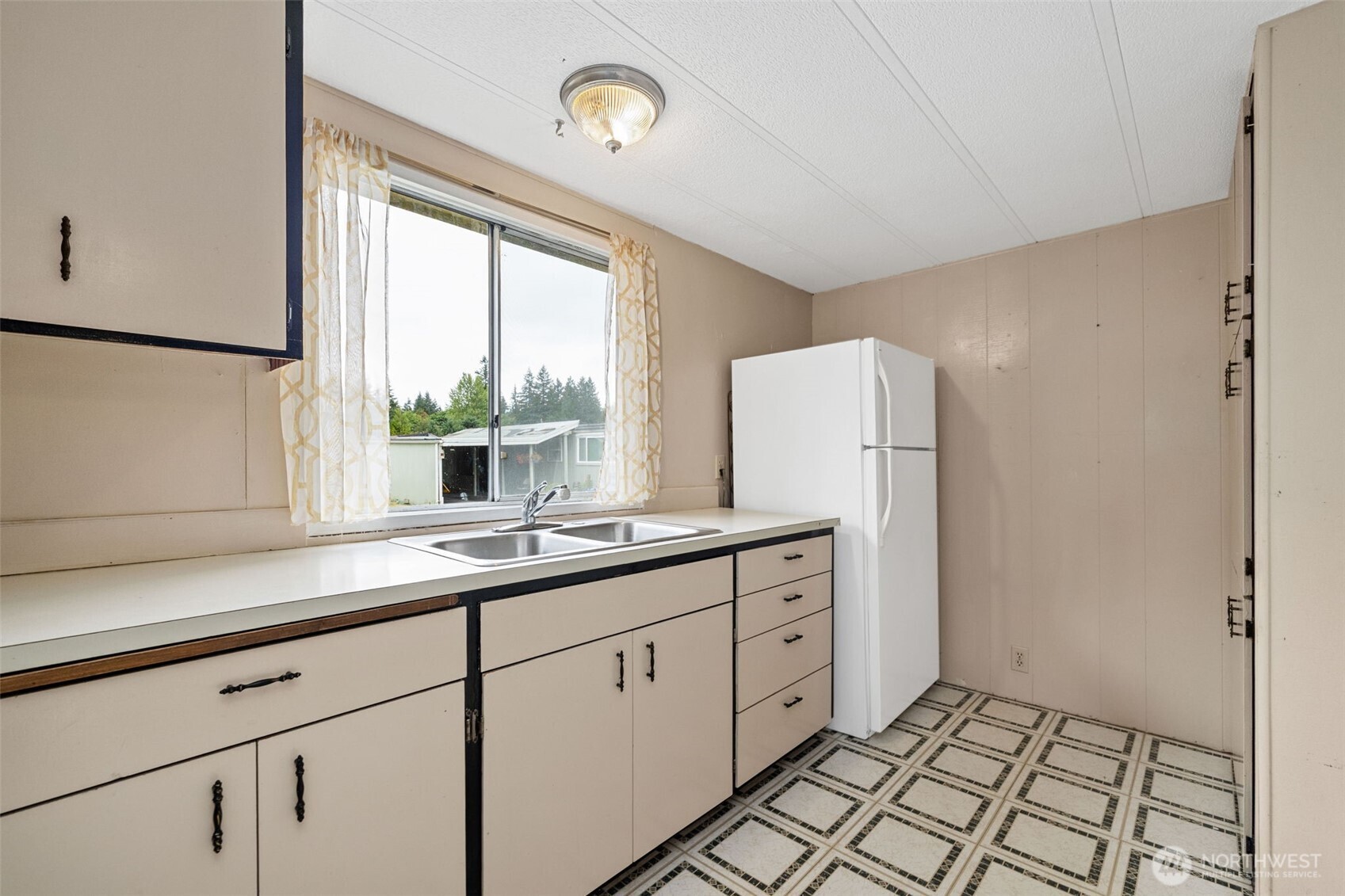 512 Southwest Berry Lake Road, Unit 15 Port Orchard, WA 98367 - Photo 9 of 21 Gallery Image 9