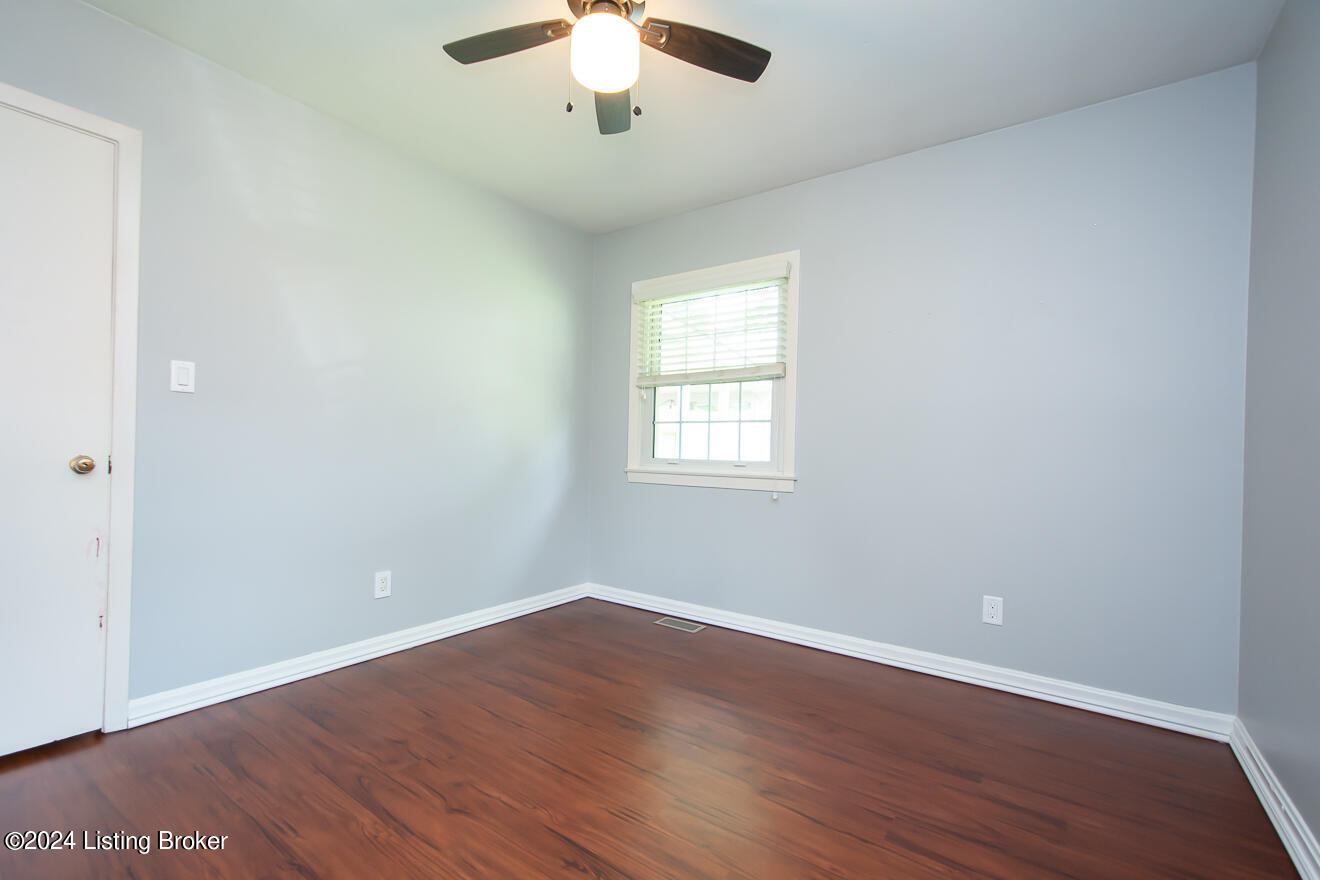 1906 Millgate Road Louisville, KY 40223 - Photo 25 of 34 Bedroom 3 View 2