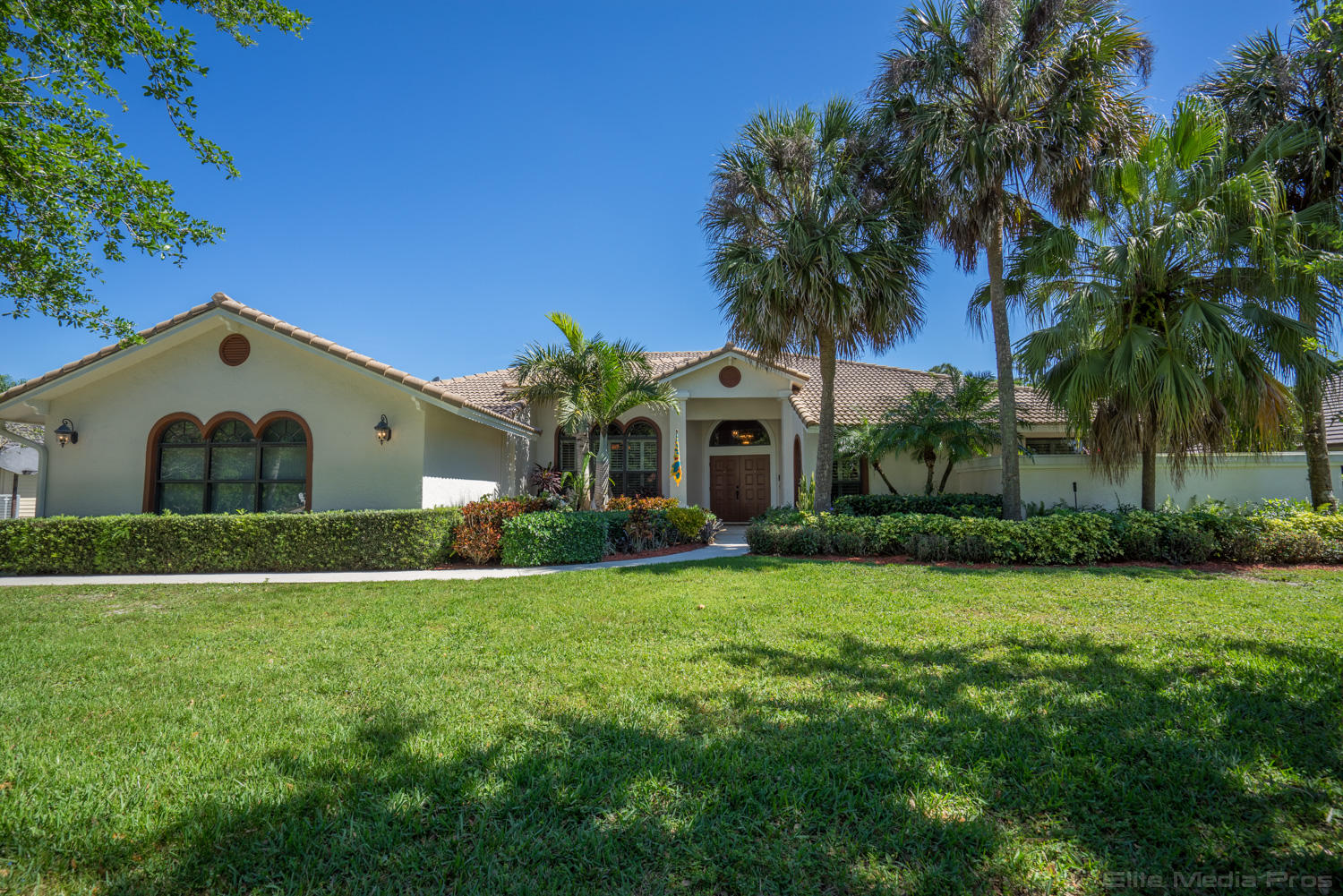 6620 Wood Lake Road Jupiter, FL 33458 - Photo 3 of 42 Front of House2