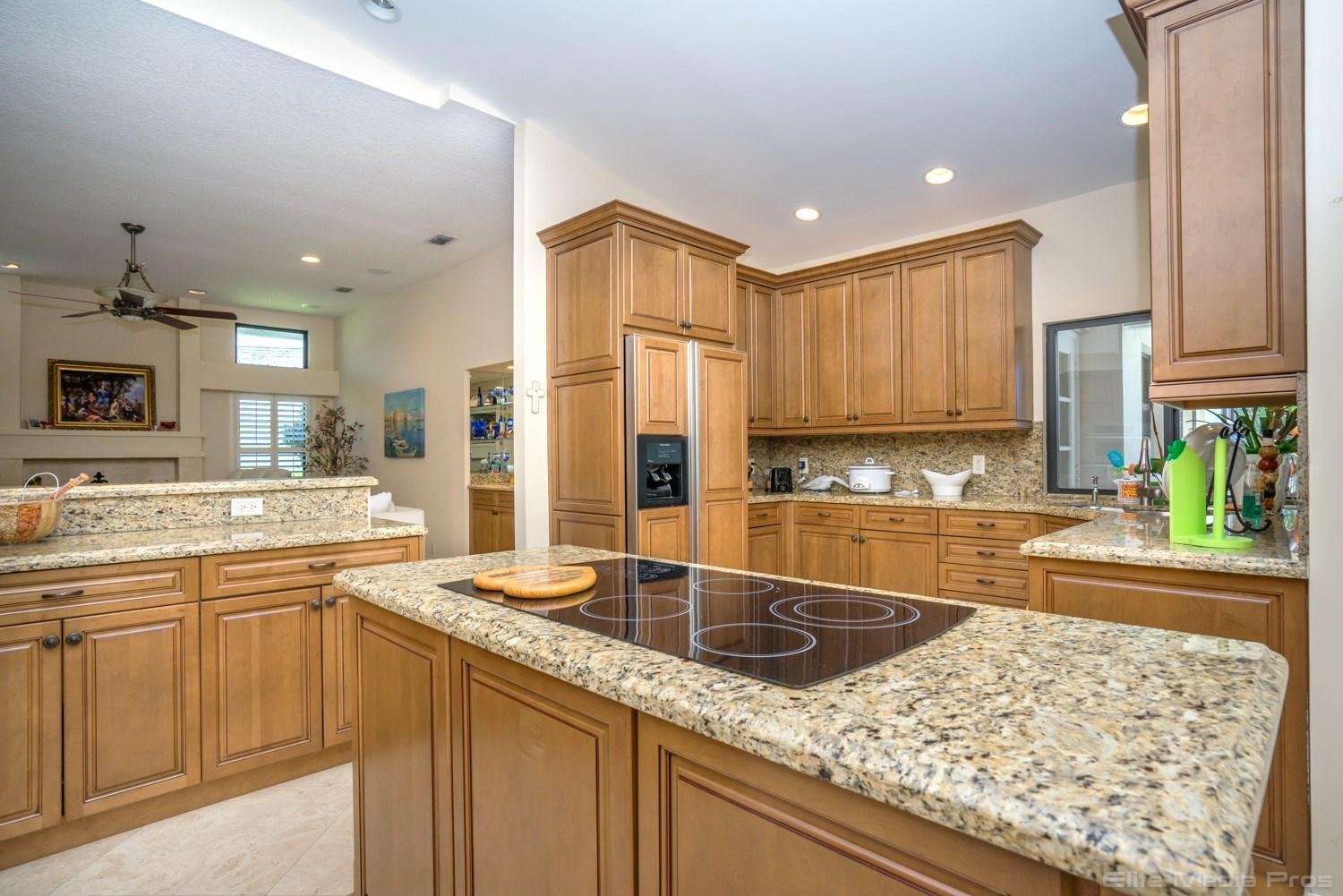 6620 Wood Lake Road Jupiter, FL 33458 - Photo 5 of 42 Kitchen2