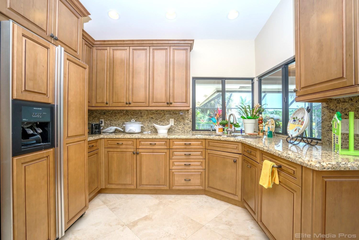 6620 Wood Lake Road Jupiter, FL 33458 - Photo 7 of 42 Kitchen3