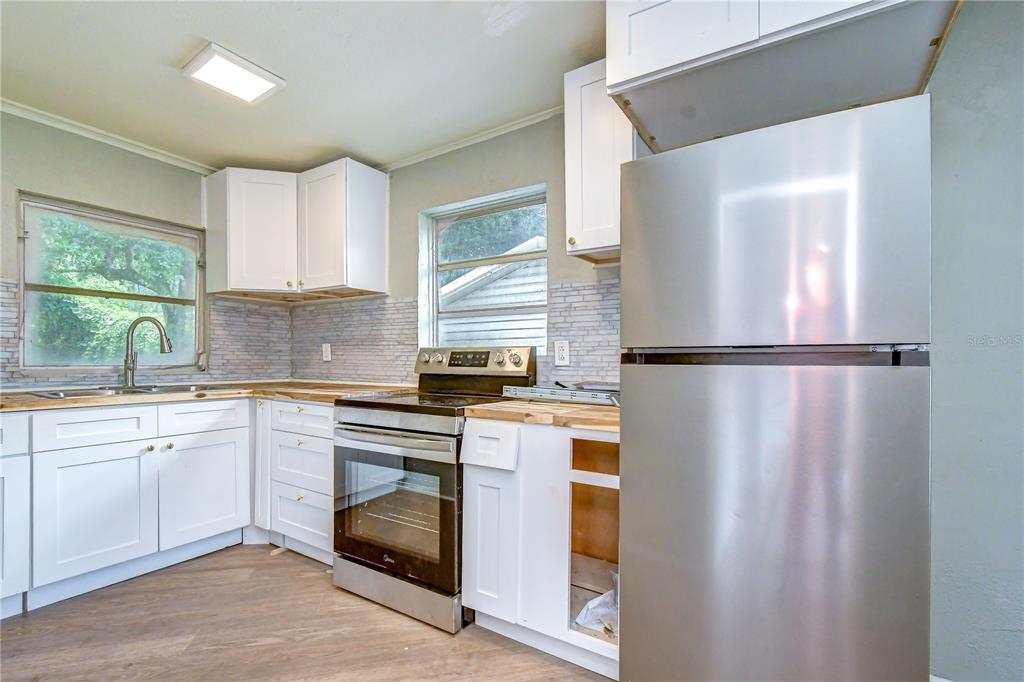 39200 Fibelkorn Road Zephyrhills, FL 33540 - Photo 5 of 37
