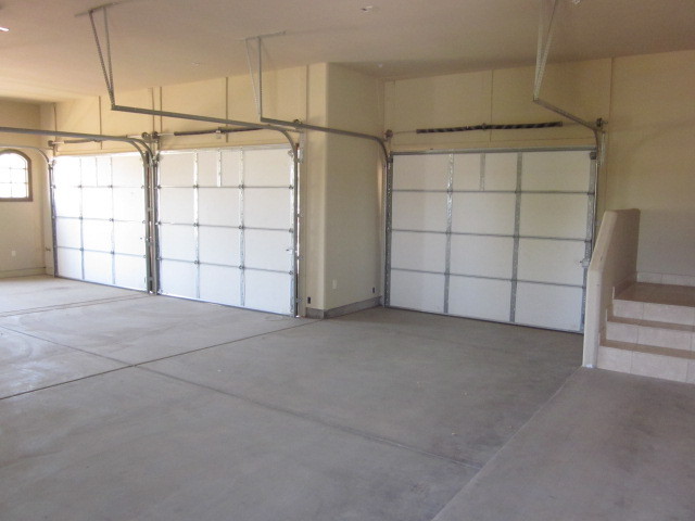 6600 East Doubletree Ranch Road Paradise Valley, AZ 85253 - Photo 14 of 42 a view of a garage