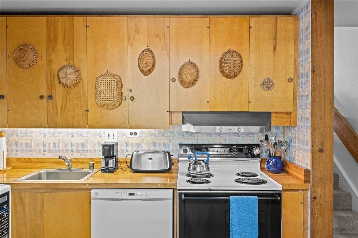 1309 Notchbrook Road, Unit 1AB Stowe, VT 05672 - Photo 18 of 35 Gallery Image 18