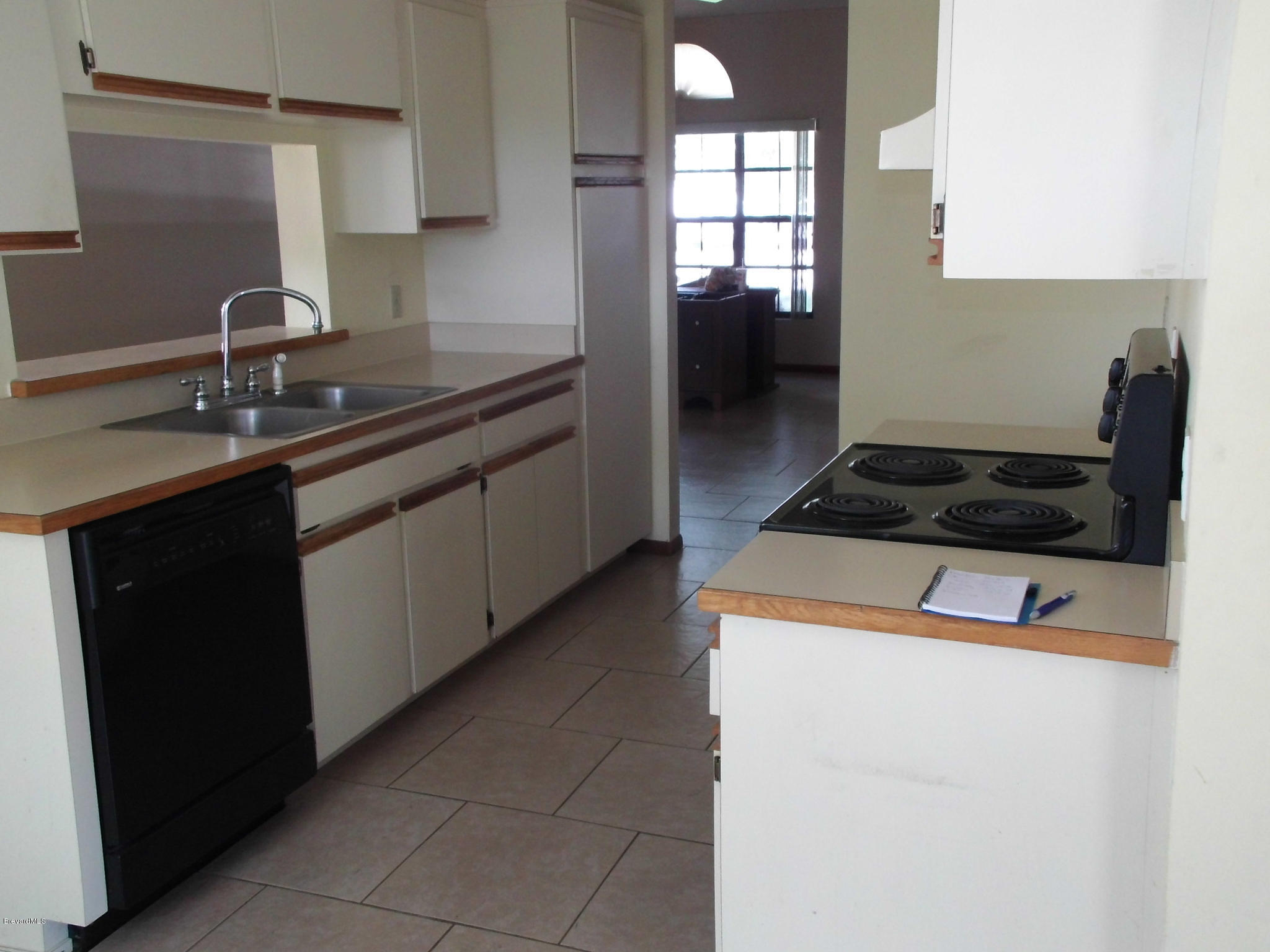 1616 Clover Circle Melbourne, FL 32935 - Photo 6 of 20 Kitchen