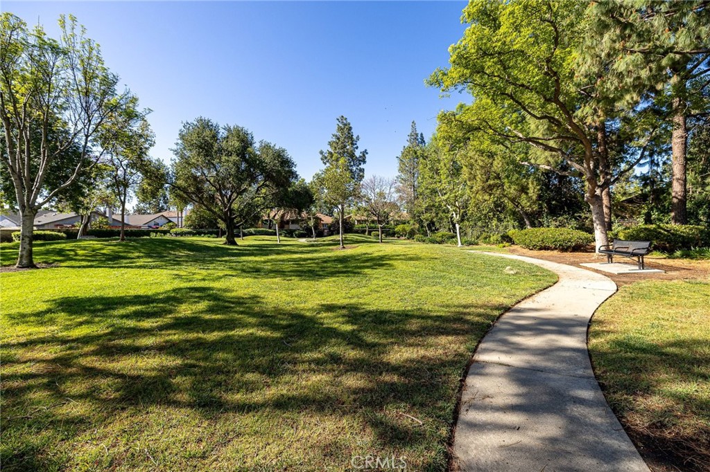 4502 Lubbock Drive, Unit D Simi Valley, CA 93063 - Photo 37 of 37 Community green belt