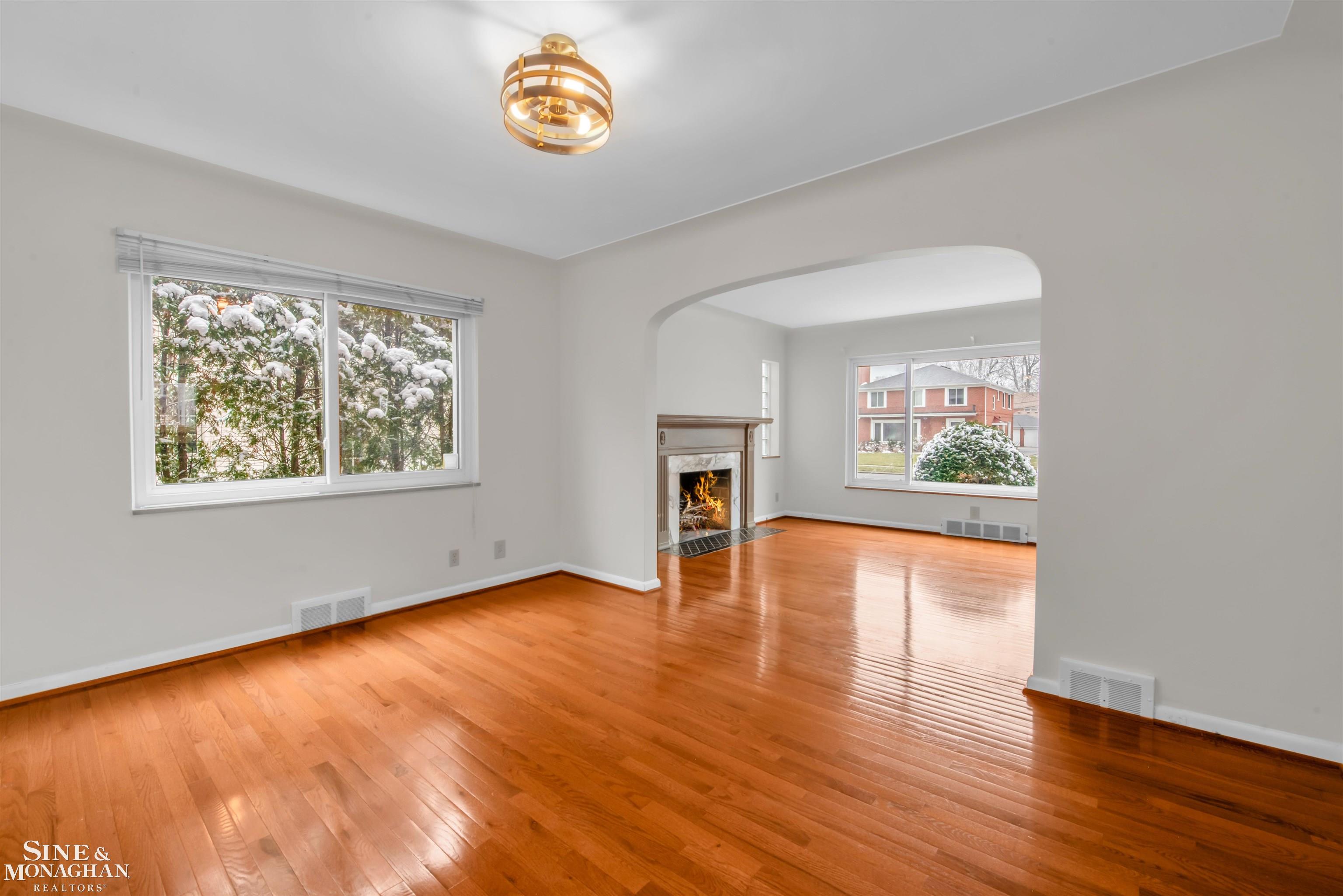 798 Harcourt Road Grosse Pointe, MI 48230 - Photo 5 of 32