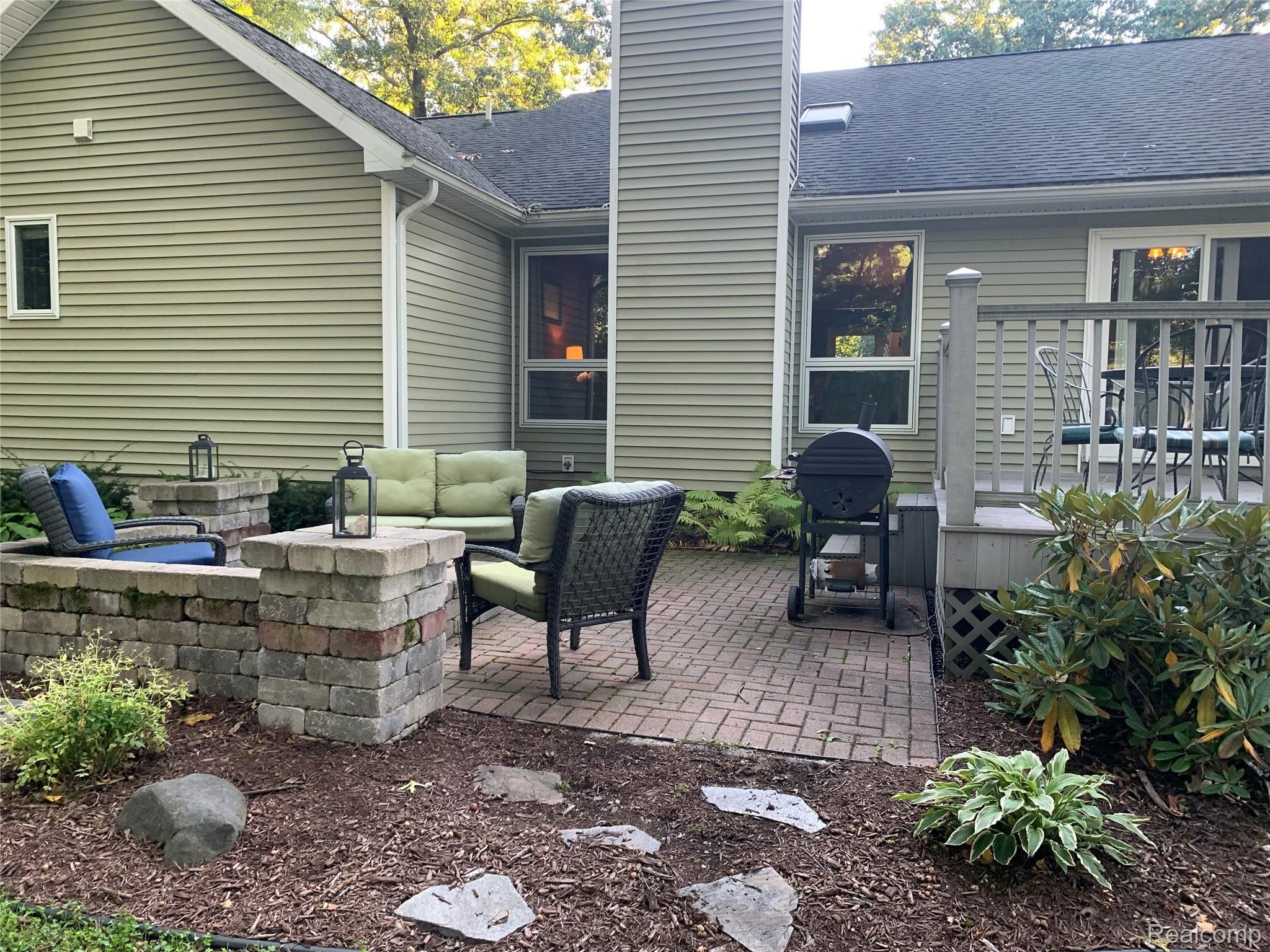 7453 Bergin Road Howell, MI 48843 - Photo 2 of 28 out2.jpeg