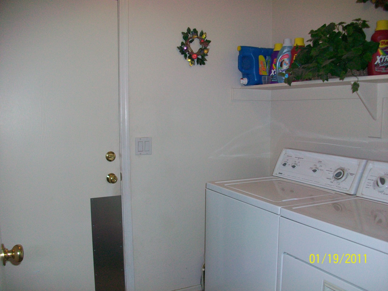 14864 West Hearn Road Surprise, AZ 85379 - Photo 29 of 32 laundry room