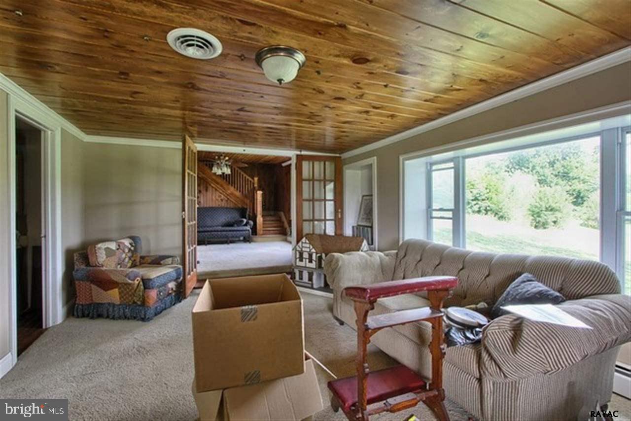 543 Miller Road Delta, PA 17314 - Photo 2 of 28 Gallery Image 2