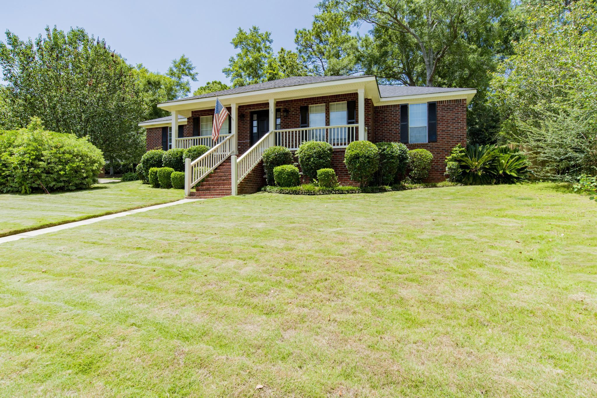 129 Lakeview Loop Daphne, AL 36526 - Photo 4 of 28 Front