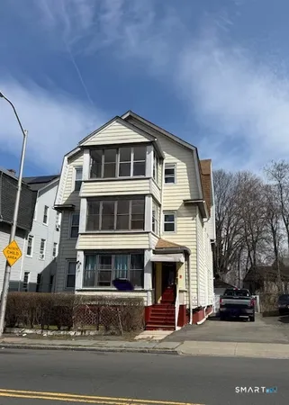 $2,050 | 1694 Broad Street, Unit 2, Hartford, CT 06106