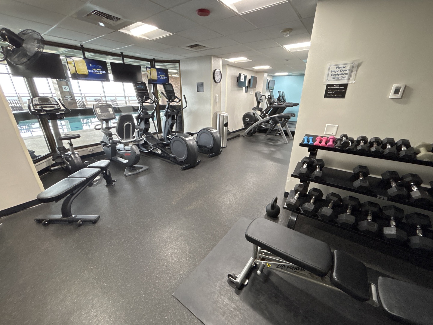 2650 North Lakeview Avenue, Unit 404 Chicago, IL 60614 - Photo 10 of 13 a room with gym equipment and lots of equipment