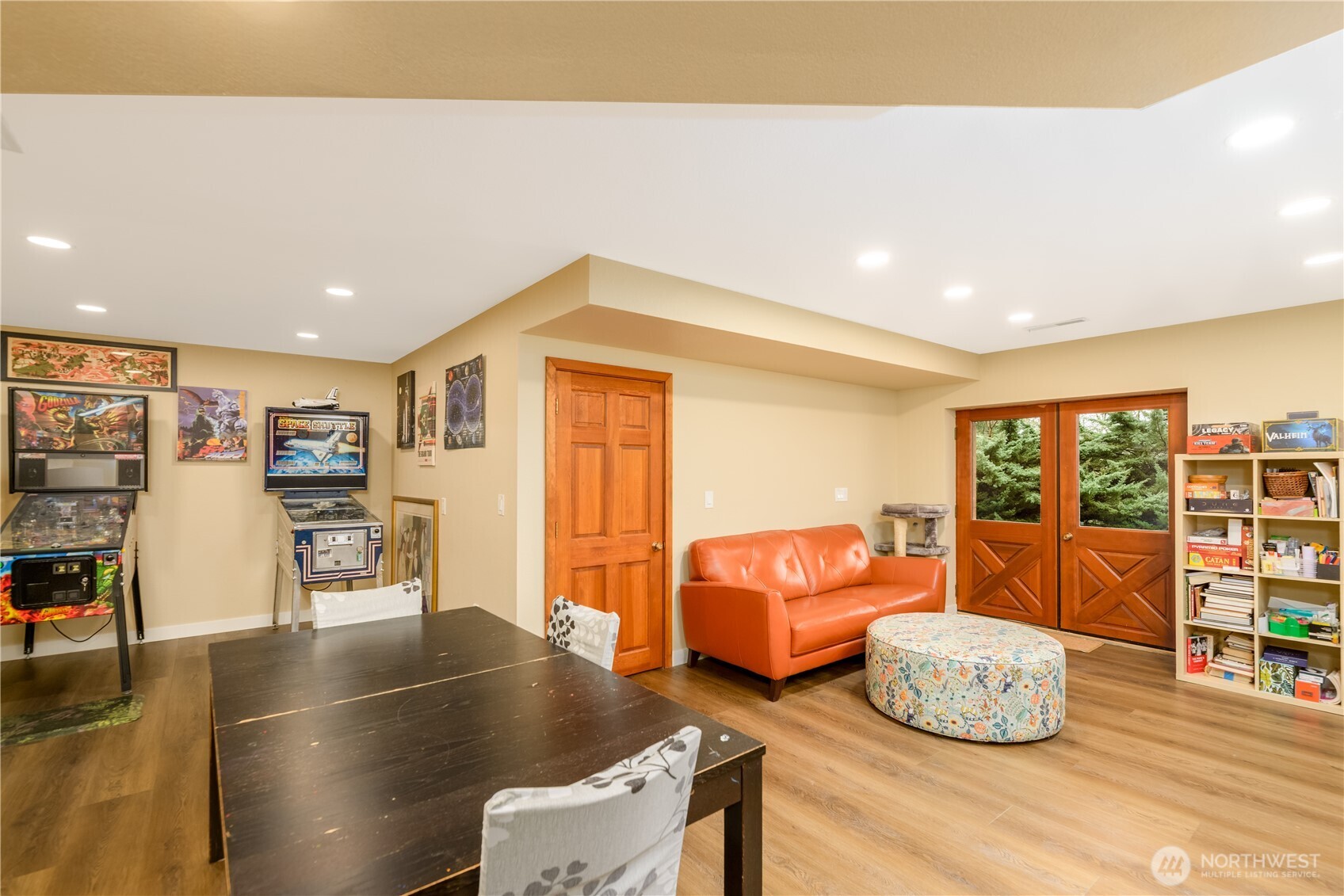 193 Snowberry Lane Sequim, WA 98382 - Photo 32 of 40 a living room with furniture and a table