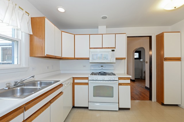 1575 Harding Road Northfield, IL 60093 - Photo 6 of 13
