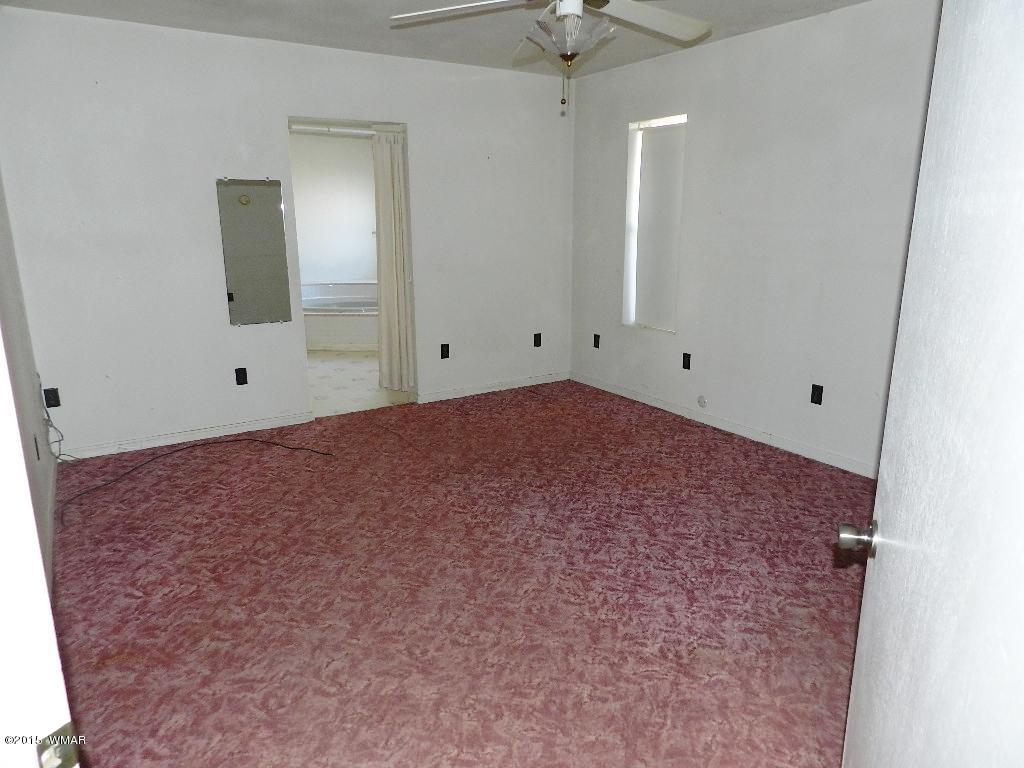 1531 Hunsaker Road Holbrook, AZ 86025 - Photo 9 of 23