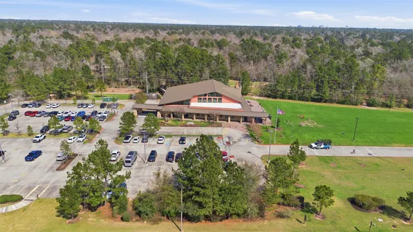 $900,000 | 3 South Bayou Club Court, Tomball, TX 77375