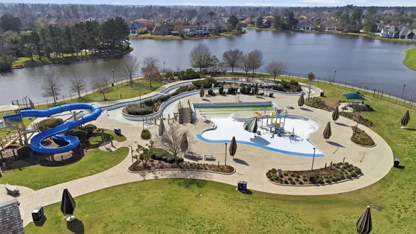 $900,000 | 3 South Bayou Club Court, Tomball, TX 77375