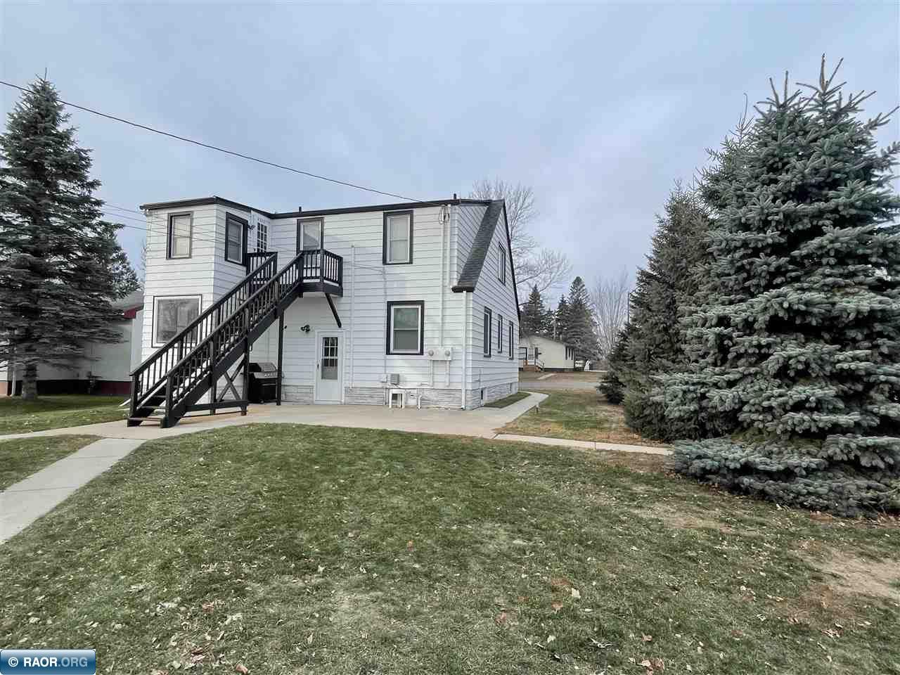 3302 West 4th Avenue Hibbing, MN 55746 - Photo 3 of 25