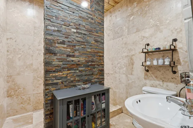 $375,000 | 8915 County Road 2310, Pickton, TX 75471