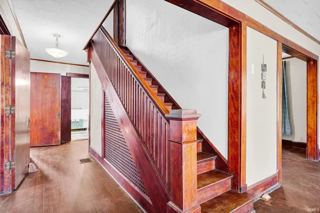 $264,000 | 622 West Grissom Avenue, Mitchell, IN 47446