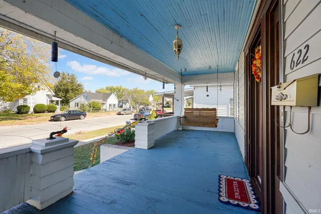 $264,000 | 622 West Grissom Avenue, Mitchell, IN 47446