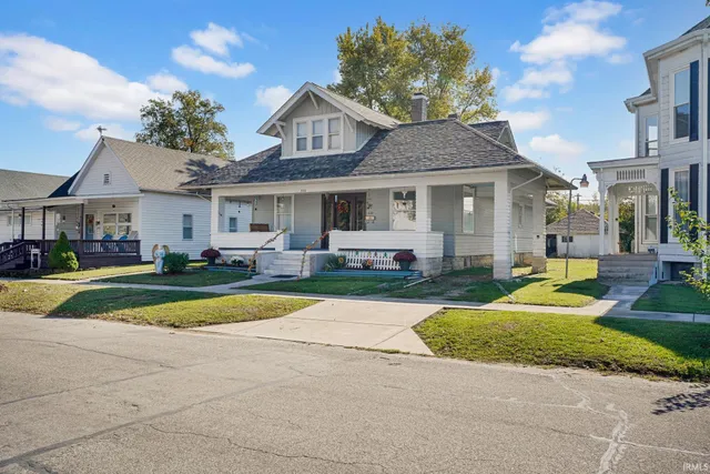 $264,000 | 622 West Grissom Avenue, Mitchell, IN 47446