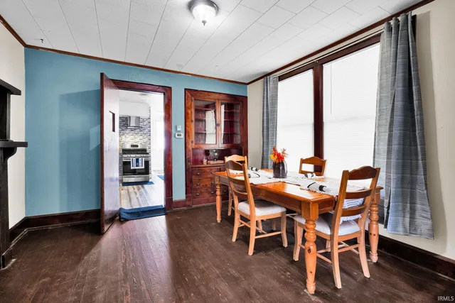 $264,000 | 622 West Grissom Avenue, Mitchell, IN 47446