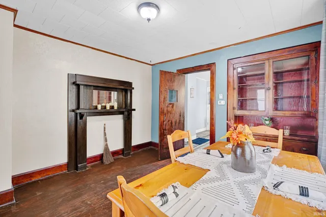 $264,000 | 622 West Grissom Avenue, Mitchell, IN 47446