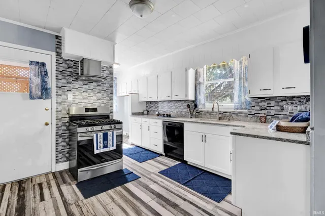 $264,000 | 622 West Grissom Avenue, Mitchell, IN 47446