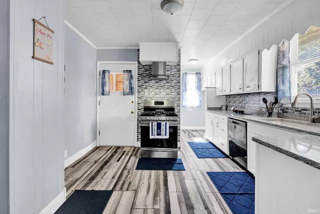 $264,000 | 622 West Grissom Avenue, Mitchell, IN 47446