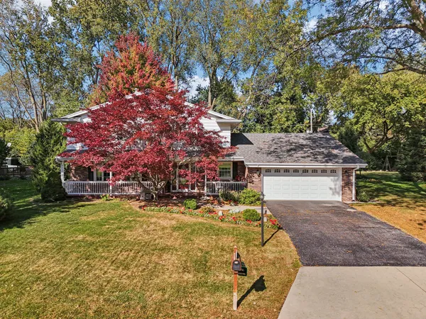 $479,900 | 720 West Fairfield Court, Glendale, WI 53217