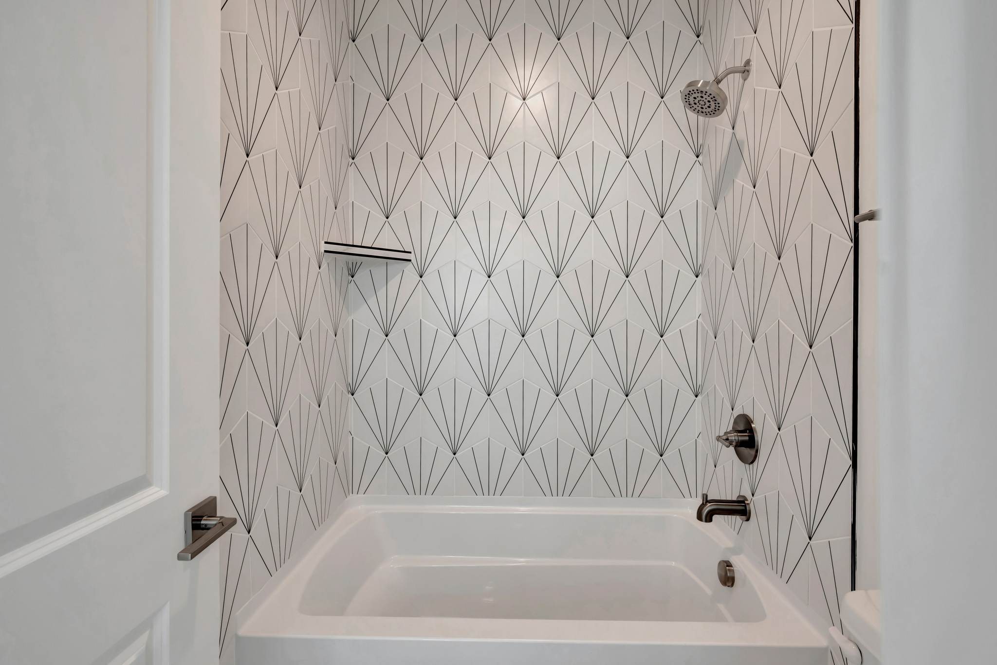 520 Croley Drive, Unit A (RIGHT SIDE) Nashville, TN 37209 - Photo 33 of 39 a bathroom with a bathtub