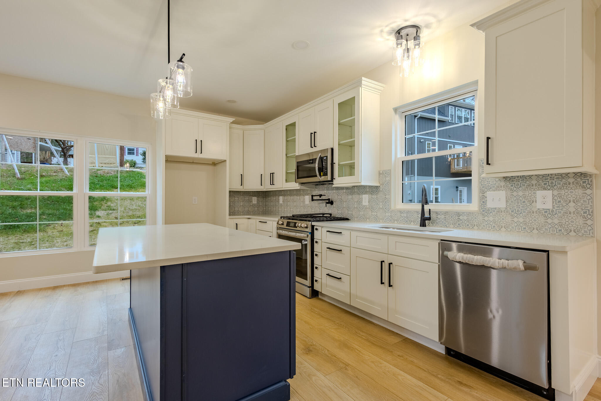 158 California Avenue Oak Ridge, TN 37830 - Photo 18 of 42 1N9A8944-HDR