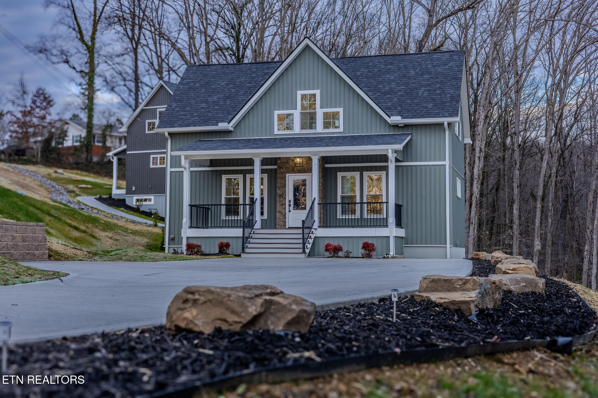 158 California Avenue Oak Ridge, TN 37830 - Photo 2 of 42 1N9A8767-HDR