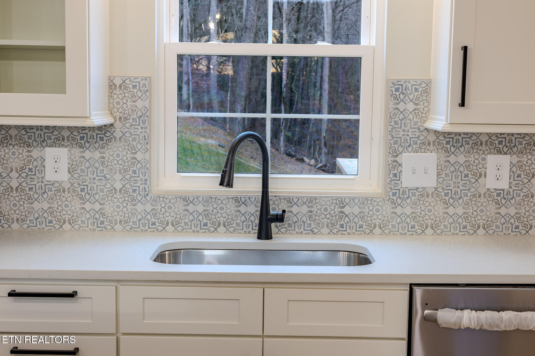 158 California Avenue Oak Ridge, TN 37830 - Photo 21 of 42 1N9A8848-HDR