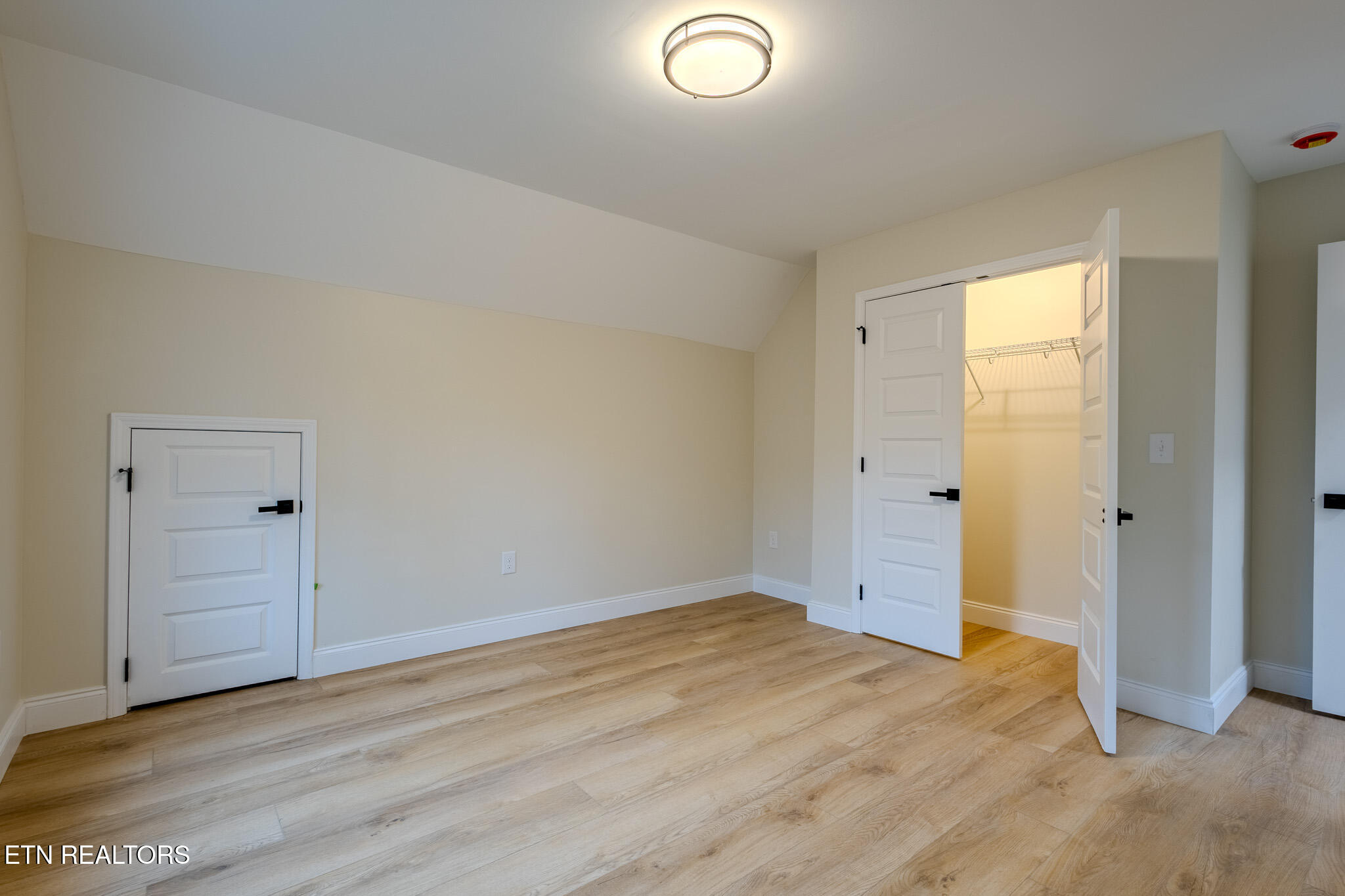 158 California Avenue Oak Ridge, TN 37830 - Photo 31 of 42 1N9A9009-HDR