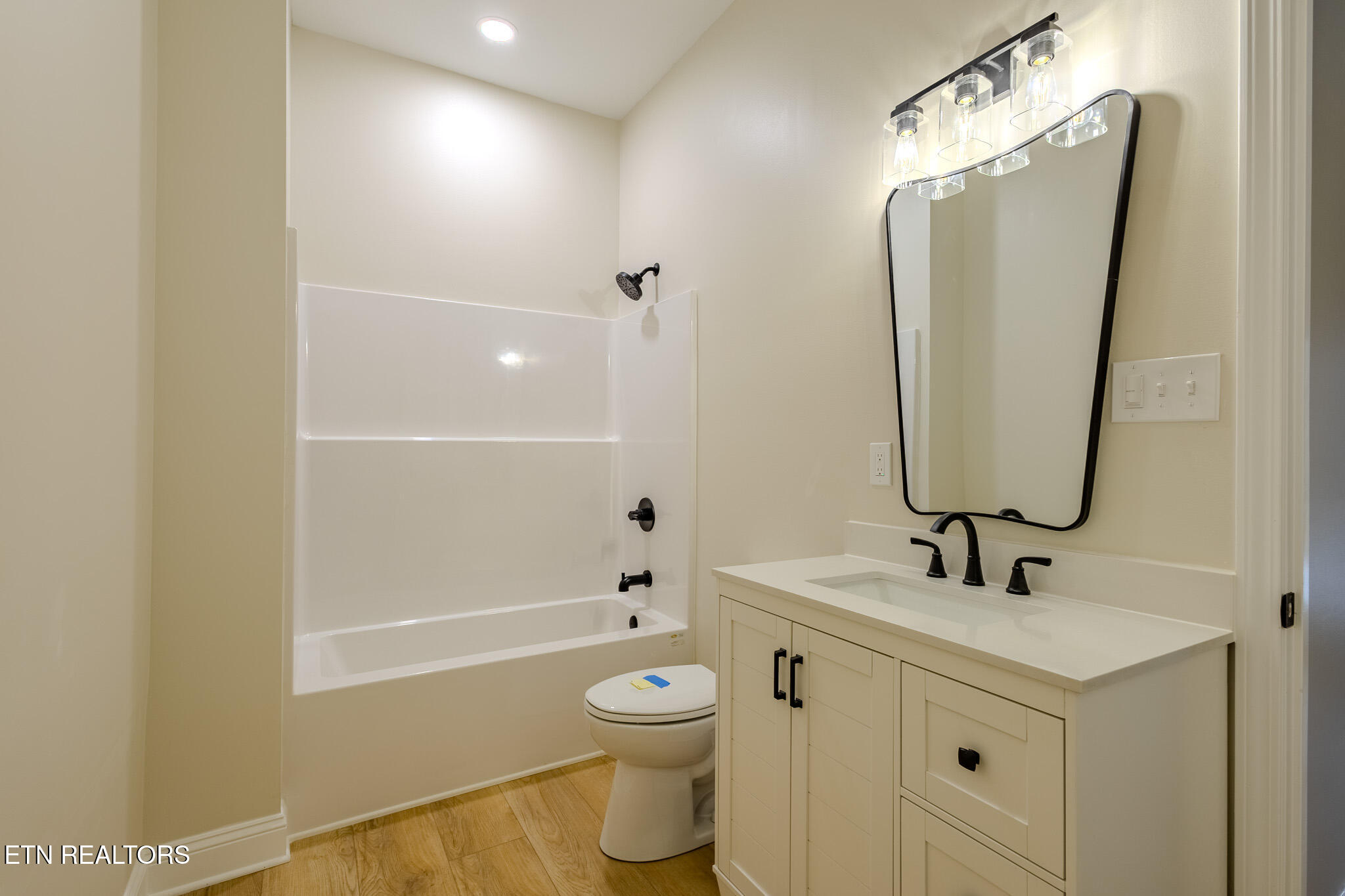 158 California Avenue Oak Ridge, TN 37830 - Photo 38 of 42 1N9A9074-HDR