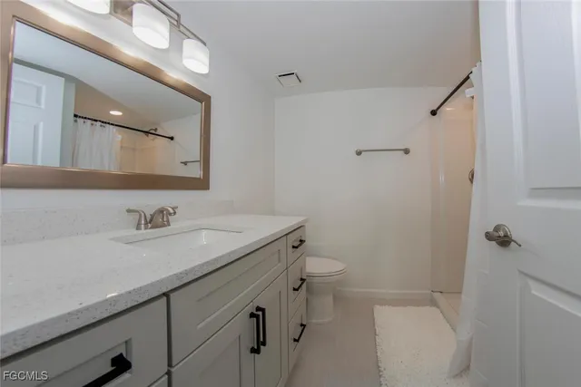 $289,900 | 16007 Davis Road, Unit 613, Fort Myers, FL 33908