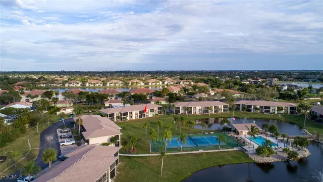 $289,900 | 16007 Davis Road, Unit 613, Fort Myers, FL 33908