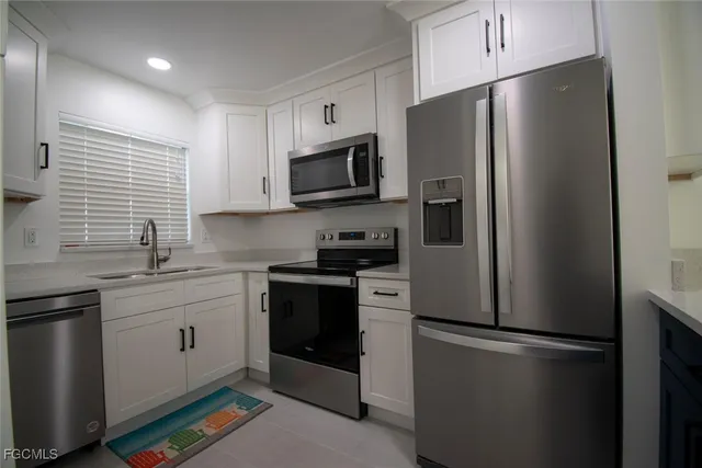 $289,900 | 16007 Davis Road, Unit 613, Fort Myers, FL 33908