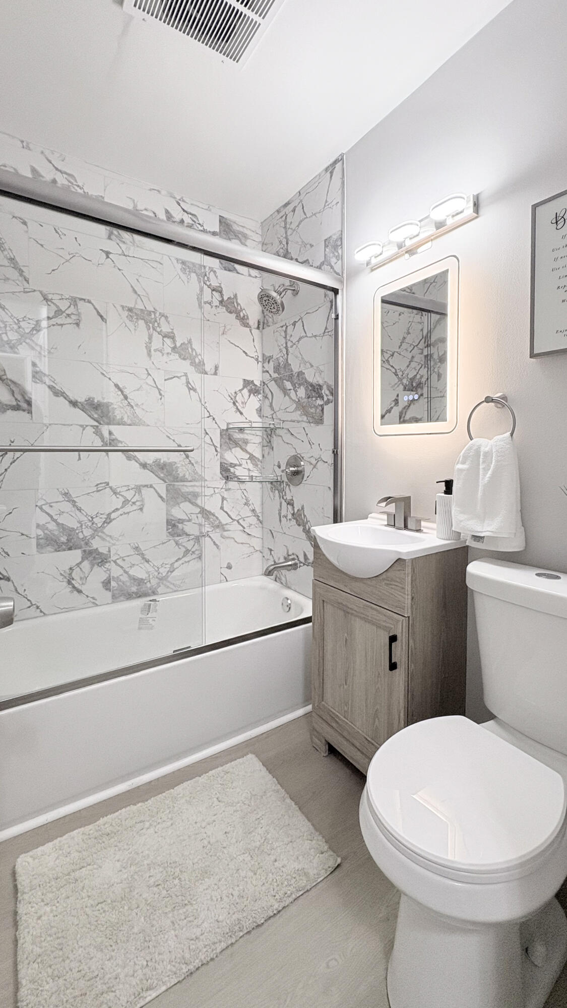 4969 North 58th Street Milwaukee, WI 53218 - Photo 14 of 20 bath